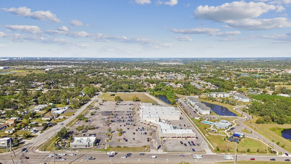 More Photos Of 5165-5261 33rd St E, Bradenton Storefront For Sale