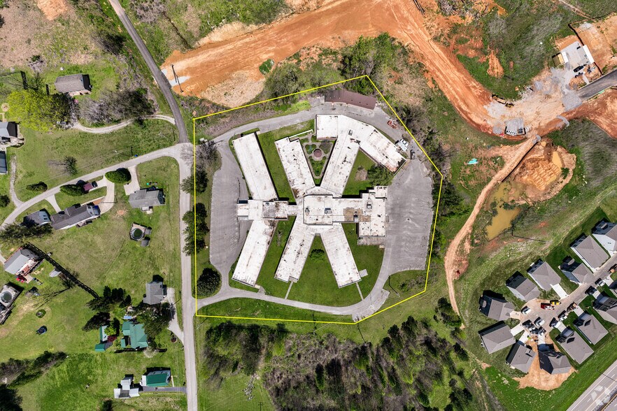 More Photos Of 240 Hannah Rd, Harriman Rehabilitation Center For Sale