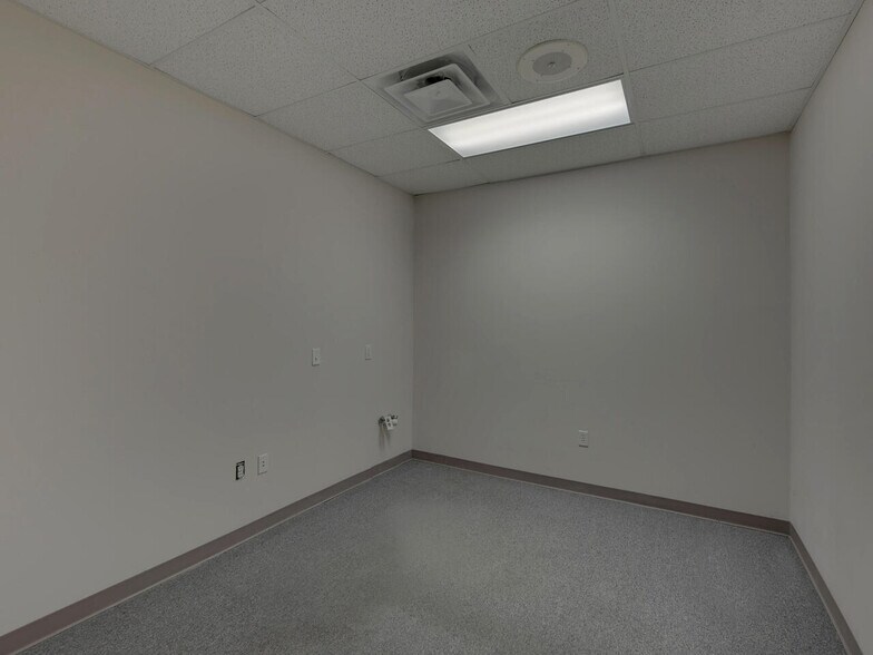 More Photos Of 134 Hurricane Shoals Rd, Lawrenceville Storefront Retail Office For Sale