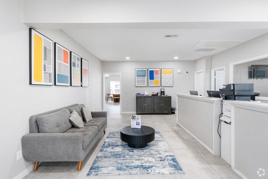 More Photos Of 8600 S Course Dr, Houston Apartments For Sale