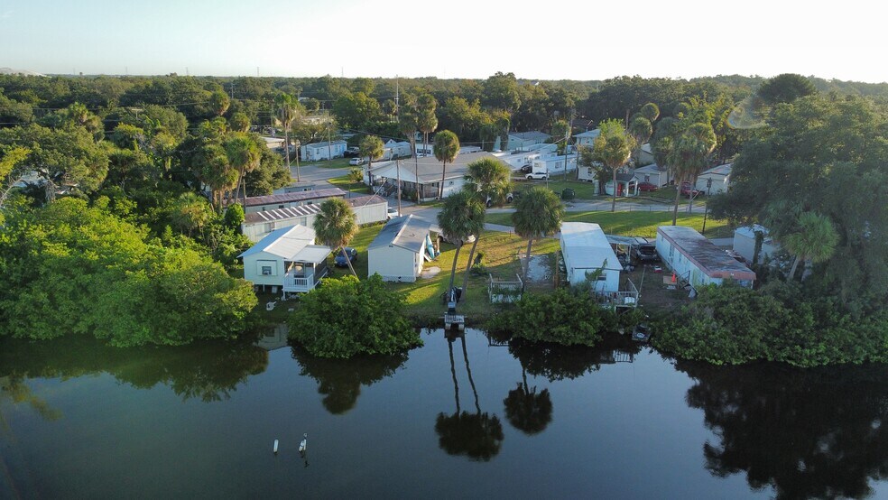 More Photos Of 6521 Riverview Dr, Riverview Manufactured Housing Mobile Home Park For Sale