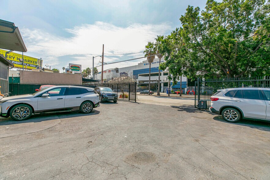 More Photos Of 4605–4619 W Pico Boulevard, Los Angeles Auto Repair For Sale