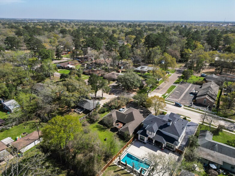 More Photos Of 408 Wilson Rd, Conroe Loft Creative Space For Lease