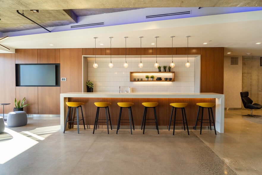 More Photos Of 1550 American Blvd E, Bloomington Office For Lease