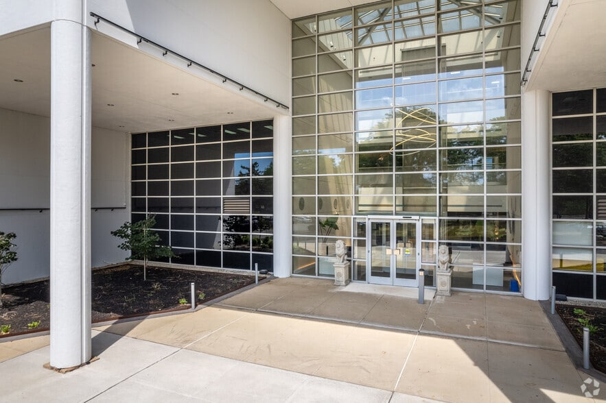 More Photos Of 371 Hoes Ln, Piscataway Office For Sale