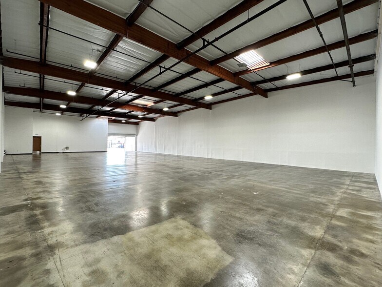 More Photos Of 301-445 N Figueroa St, Wilmington Warehouse For Lease