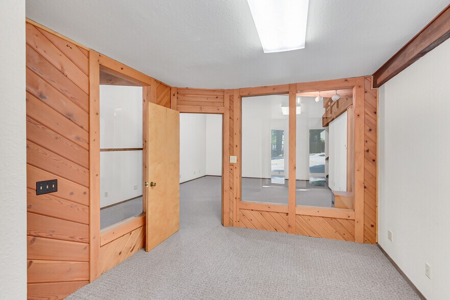 More Photos Of 874 Henry St, Arnold Office For Sale