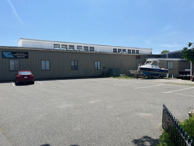 More Photos Of 17-19 Hayward St, Ipswich Manufacturing For Lease