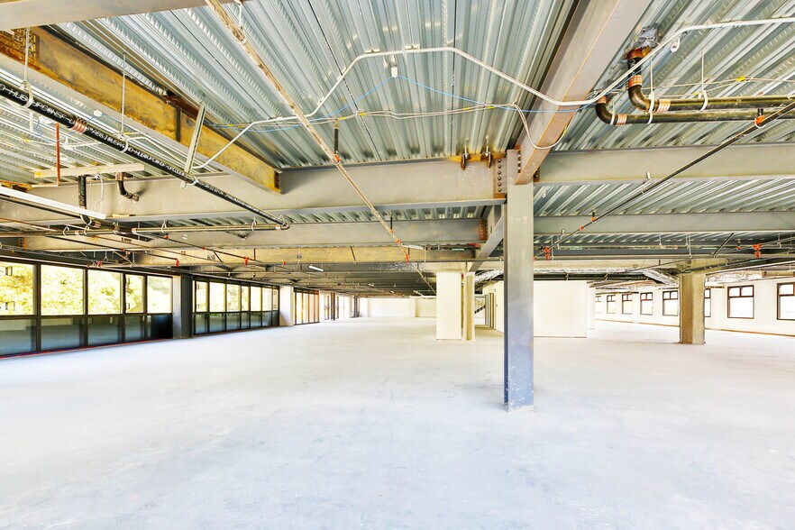 More Photos Of 900 Gayley Ave, Los Angeles Office For Sale