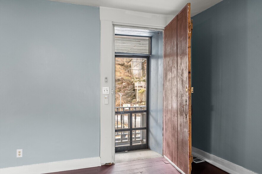 More Photos Of 170 High St / 173 Potomac St, Harpers Ferry Storefront Retail Residential For Sale