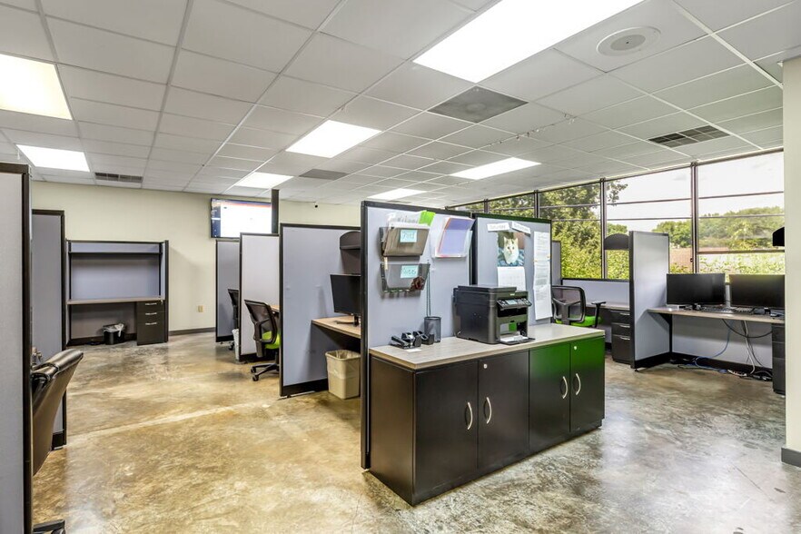 More Photos Of 115 Pomona Dr, Greensboro Office Residential For Lease