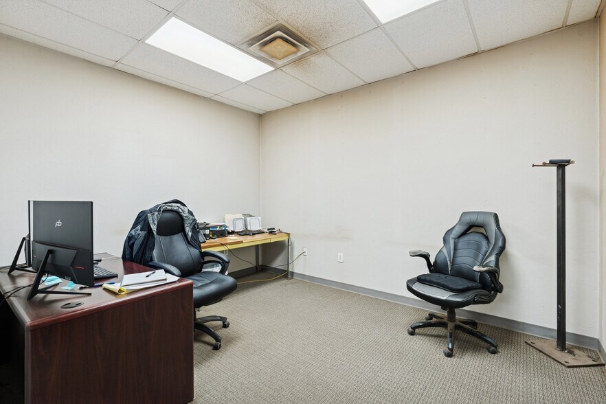 More Photos Of 2627 SW 22nd St, Oklahoma City Warehouse For Sale