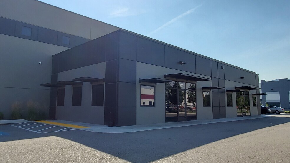 More Photos Of 711 S Clearwater Loop, Post Falls Manufacturing For Lease