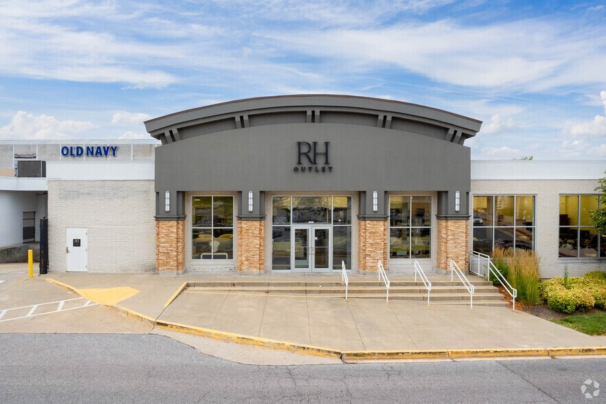 More Photos Of 130-170 W Ridgely Rd, Lutherville General Retail For Lease