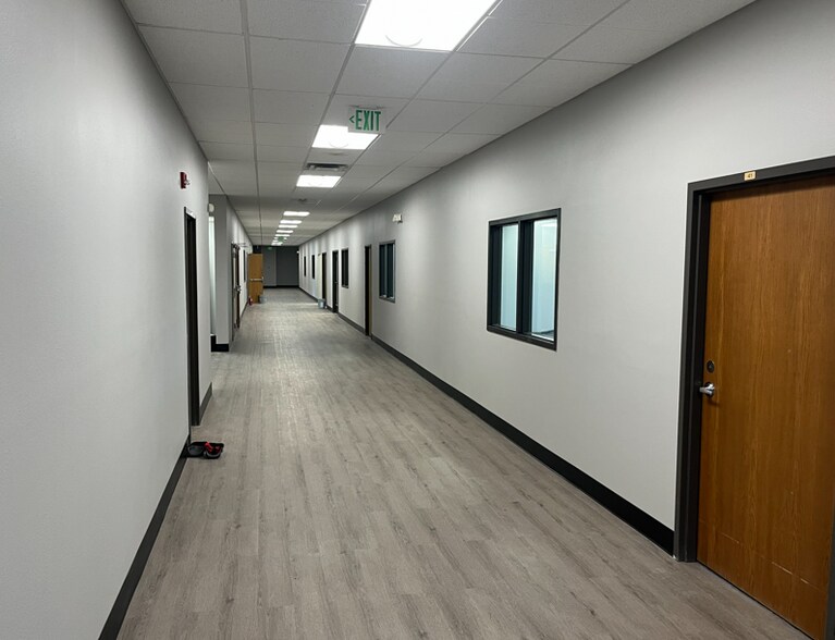 More Photos Of 980 Technology Ct, Colorado Springs Office For Lease