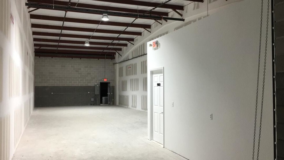 More Photos Of 1550 Tileston Rd, Saint Cloud Warehouse For Lease