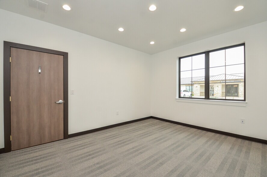 More Photos Of 800 Bonaventure Way, Sugar Land Medical For Sale