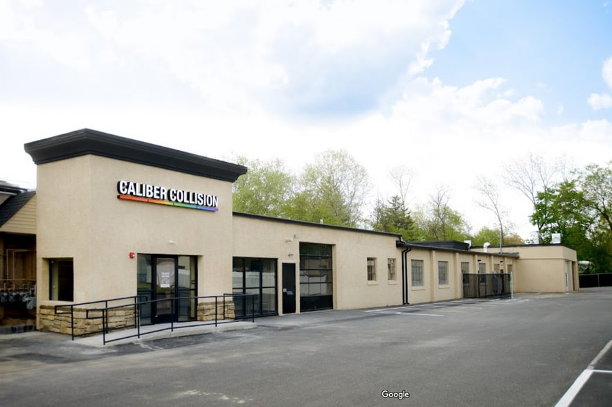 Primary Photo Of 324-332 S York Rd, Hatboro Auto Repair For Sale