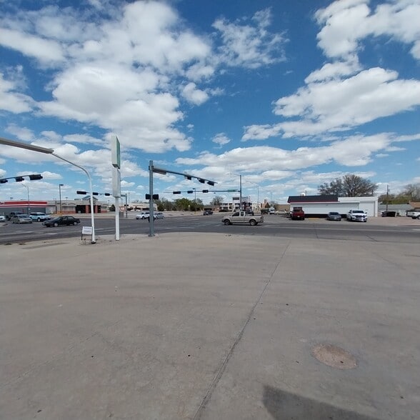 More Photos Of 202 W 27th St, Scottsbluff Freestanding For Sale