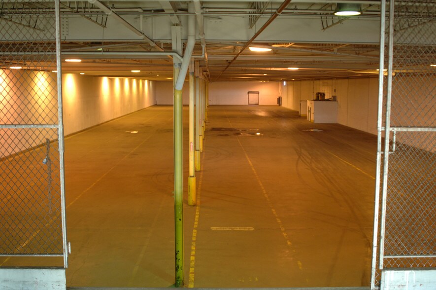 More Photos Of 4039 Genesee St, Cheektowaga Distribution For Lease