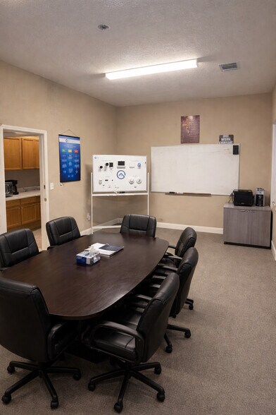 More Photos Of 595 Round Rock West, Round Rock Office For Lease