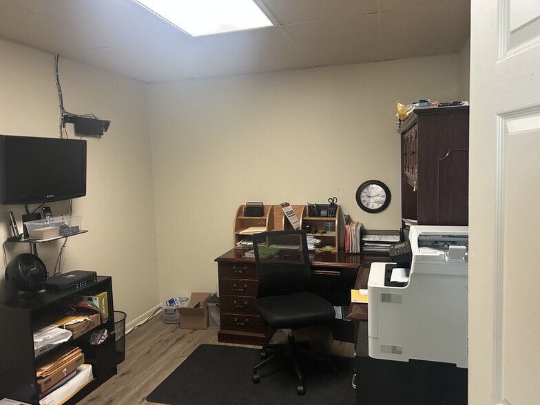More Photos Of 1210 Saint Johns Ave, Palatka Office For Sale