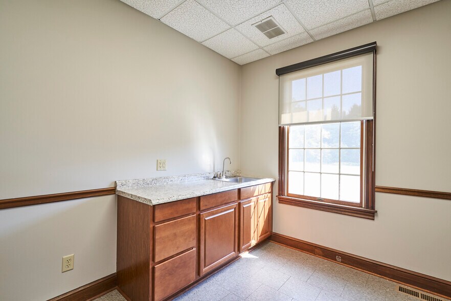 More Photos Of 1920 Georgetown Rd, Hudson Medical For Sale