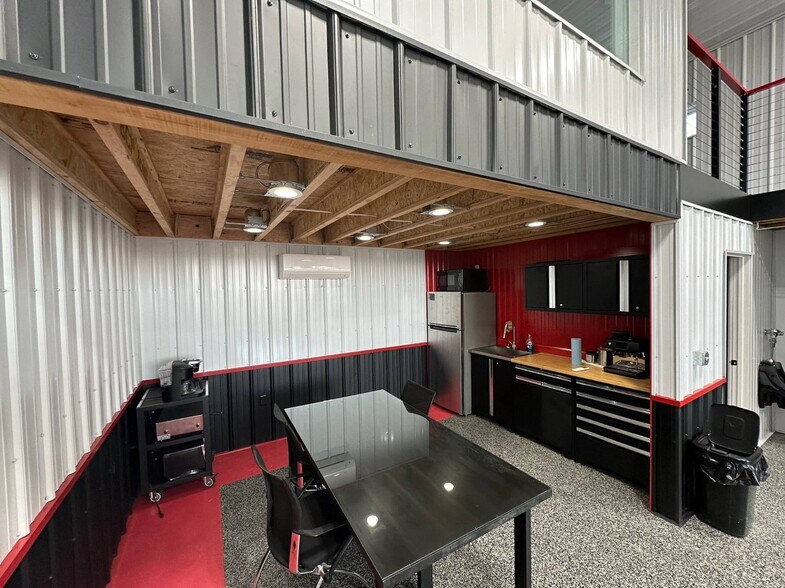 More Photos Of 6903 Backcountry Ave, Billings Distribution For Lease