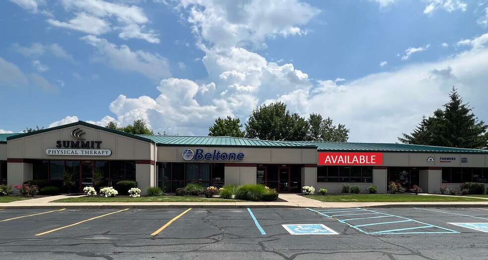 Primary Photo Of 7500-7529 W Jefferson Blvd, Fort Wayne Storefront Retail Office For Lease