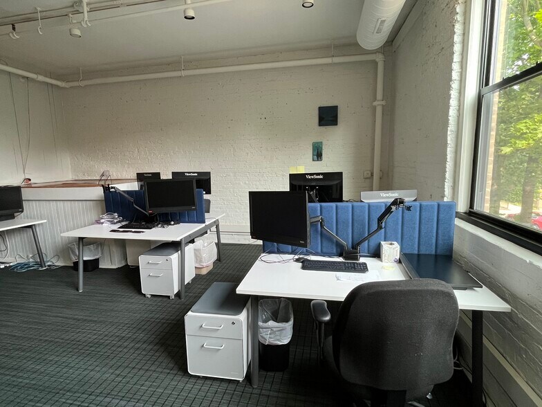 More Photos Of 2035-2043 W Wabansia Ave, Chicago Loft Creative Space For Lease