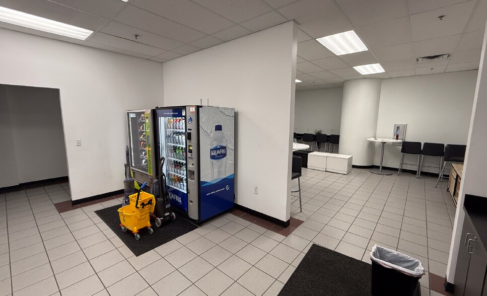 More Photos Of 3410 S Us Highway 1, Fort Pierce Auto Dealership For Sale