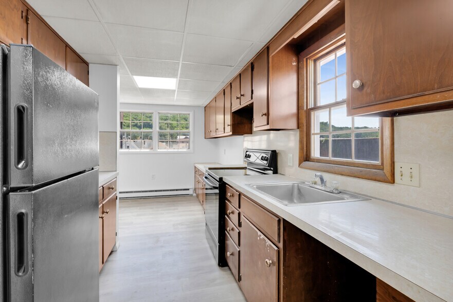 More Photos Of 110 W Ridge St, Lansford Apartments For Sale