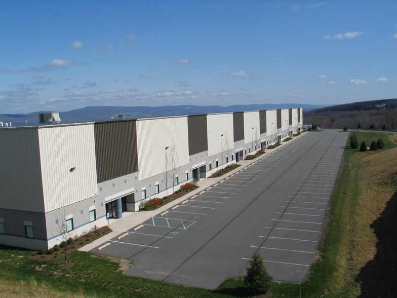 More Photos Of 195-221 Research Dr, Jenkins Warehouse For Lease