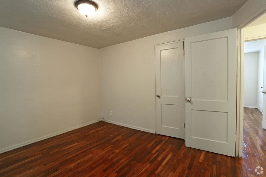 More Photos Of 35 Woodland Dr, Hartford Apartments For Sale