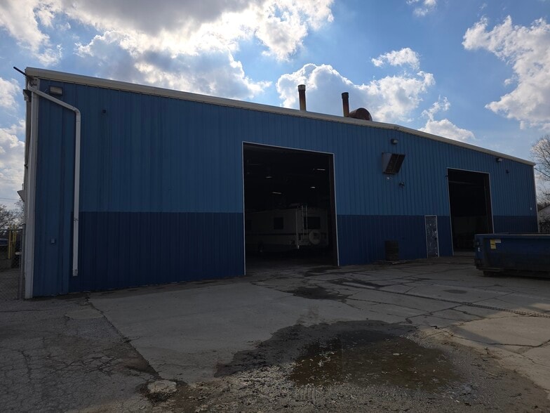More Photos Of 8310 Airport Hwy, Holland Warehouse For Sale