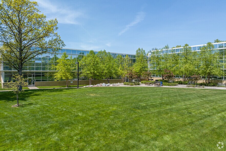 More Photos Of 6801 Brecksville Rd, Independence Research And Development For Lease