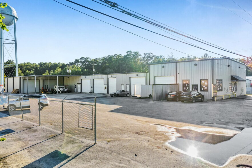 More Photos Of 55 W Chance Rd, Lumberton Warehouse For Lease