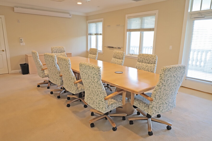 More Photos Of 10210 Grogans Mill Rd, The Woodlands Office For Lease