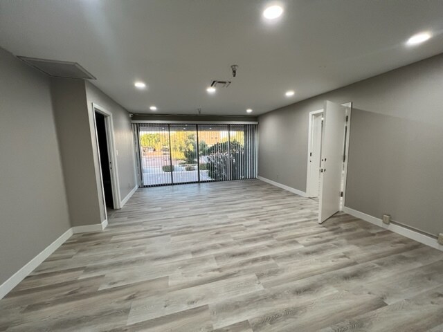 More Photos Of 7631 E Greenway Rd, Scottsdale Warehouse For Lease