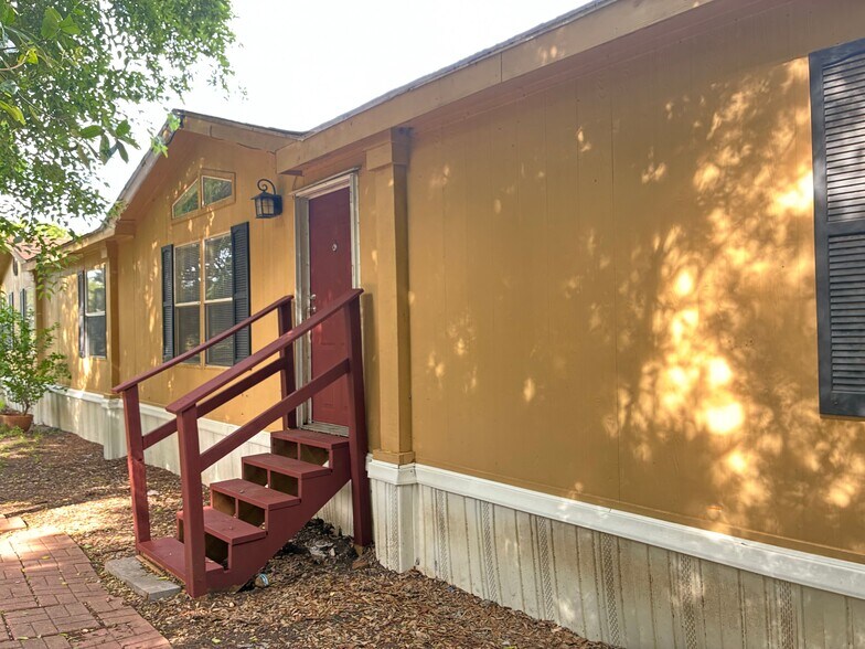 Primary Photo Of 382 County Road 4450, Kempner Manufactured Housing Mobile Home Park For Sale