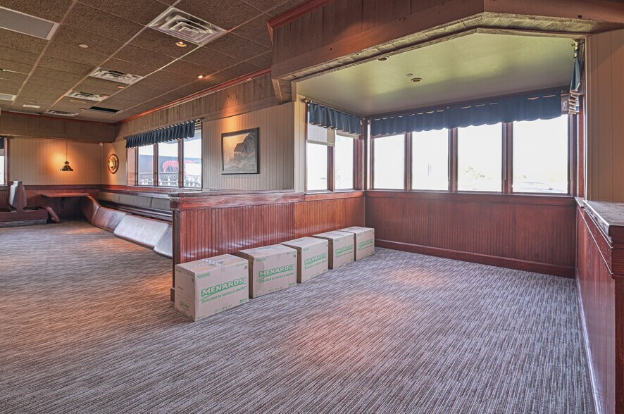 More Photos Of 2675 32nd Ave S, Grand Forks Restaurant For Sale