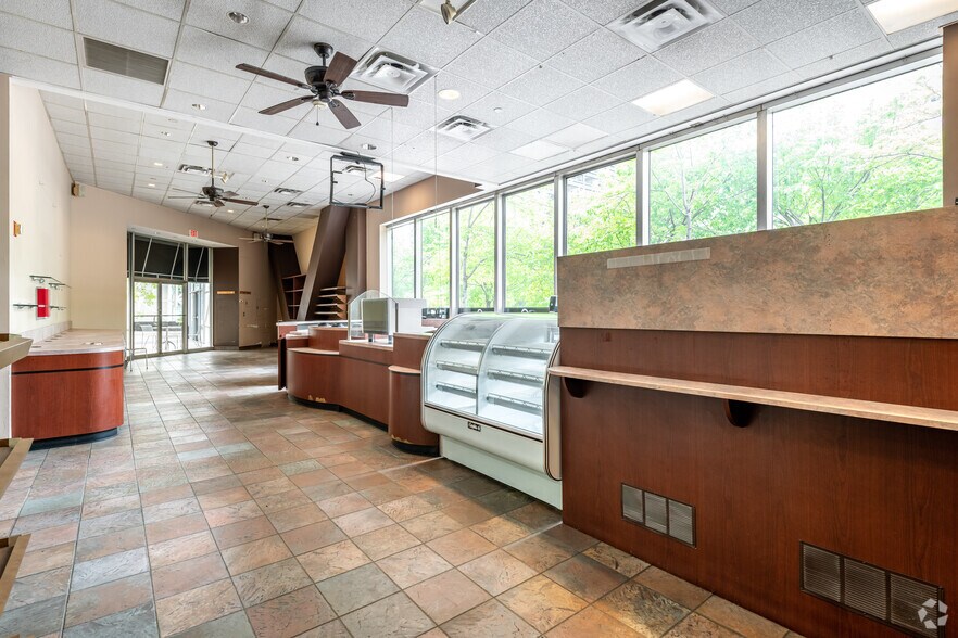 More Photos Of 1375 E 9th St, Cleveland Office For Lease