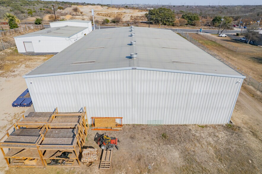 More Photos Of 15279 Bulverde Rd, San Antonio Warehouse For Sale