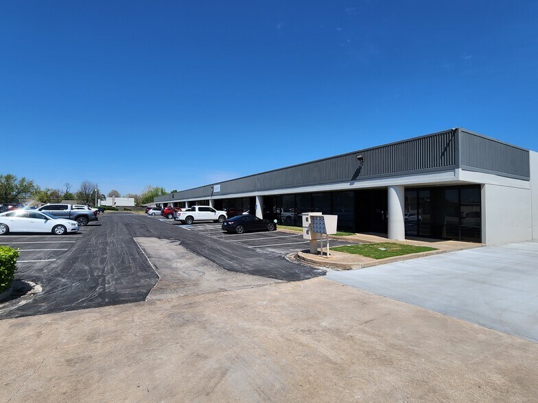 Primary Photo Of 9410 E 51st St, Tulsa Loft Creative Space For Lease