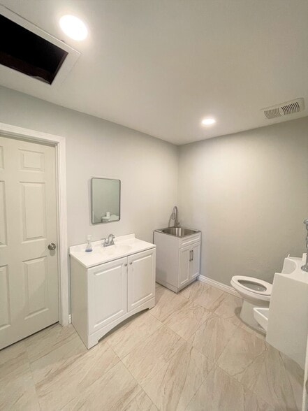 More Photos Of 1443 N E St, San Bernardino Freestanding For Sale