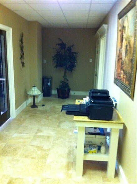 More Photos Of 6807 Lyons Ave, Houston Auto Repair For Sale