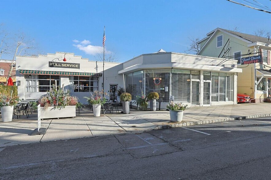 More Photos Of 505 Piermont Ave, Piermont Restaurant For Sale