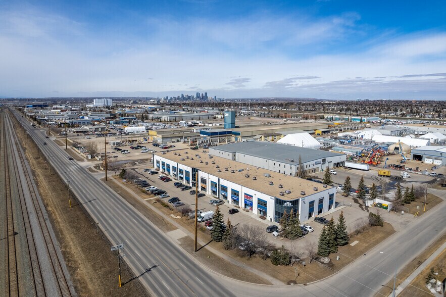More Photos Of 4999 43rd St SE, Calgary Light Distribution For Sale