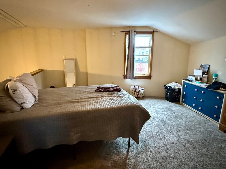 More Photos Of 11 Clinton Ave, Cortland Apartments For Sale