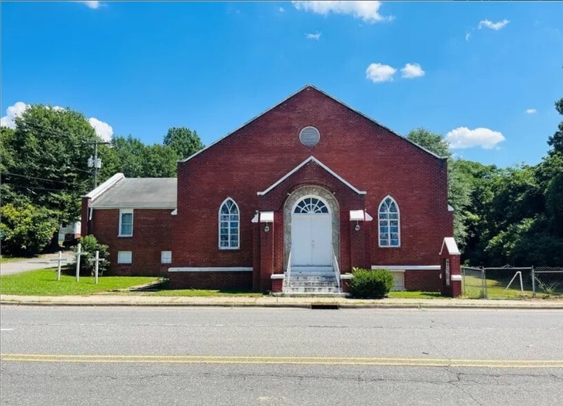 Primary Photo Of 1303 Gaston Ave, Gastonia Religious Facility For Sale